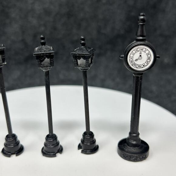 Vintage Mini Metal Christmas Village Accessories 6Pc Bench Lamp Post Street Sign - Picture 8 of 15